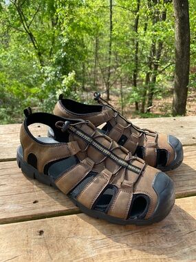 MAGELLAN OUTDOORS FISHERMAN SANDALS Sz 11D